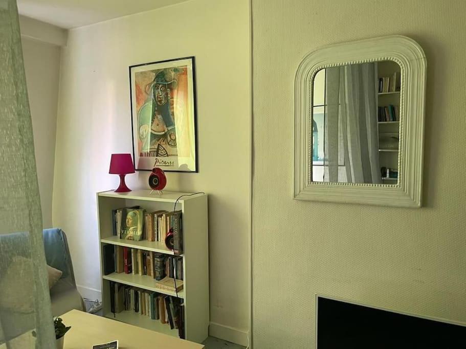 Joli Studio Boheme Sous Les Toits De Paris Apartment ภายนอก รูปภาพ